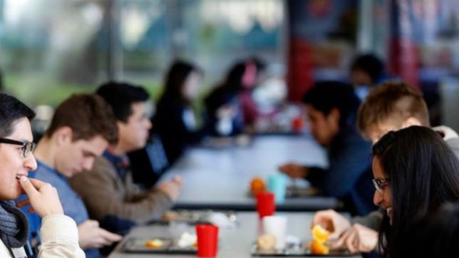 este lunes reabre el comedor universitario: cuatro sedes venderan comidas a solo 30 pesos