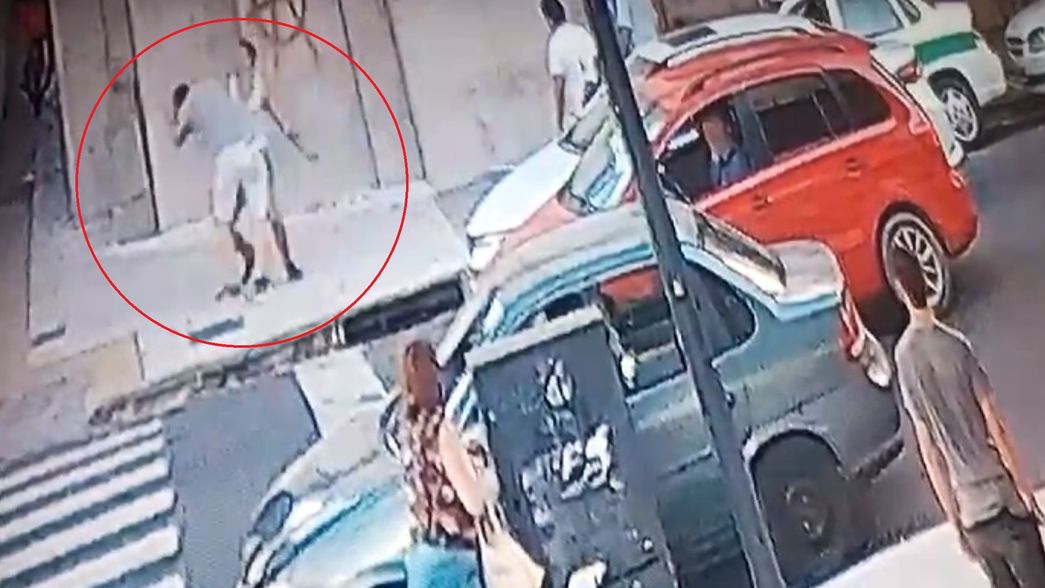 ¿Cómo está el hombre que recibió una golpiza en pleno centro tras una discusión de tránsito?