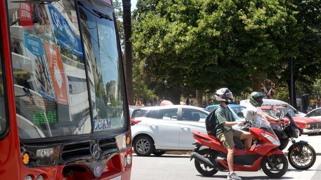 la uta se reune con las camaras de transporte y habria paro de micros si no hay acuerdo