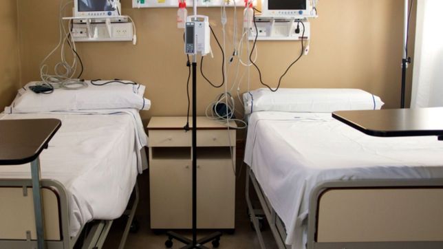 alerta por una clinica al borde del cierre: derivarian a 21 abuelos internados