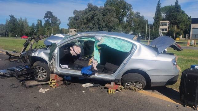 un brutal accidente en ruta 2 a la altura de la plata obligo a un corte total de transito