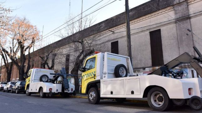 se viene el acarreo: la plata ya tiene sus primeras gruas