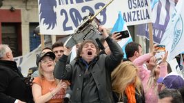 revelan que desde que asumio javier milei cierran unas 900 empresas por mes y cae el empleo registrado revelan que desde que asumio javier milei cierran unas 900 empresas por mes y cae el empleo registrado