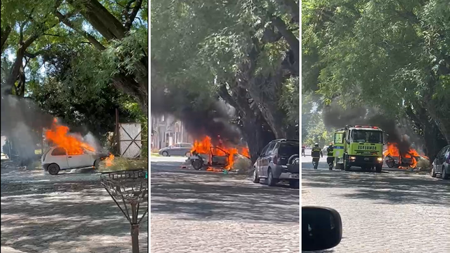 cargo combustible en una estacion de servicio de la plata, hizo unos metros y su auto se prendio fuego