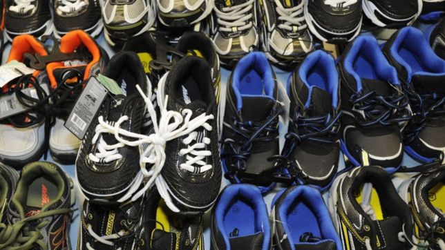 arranca pies calentitos, la campana para juntar calzado que suma a cientos de platenses