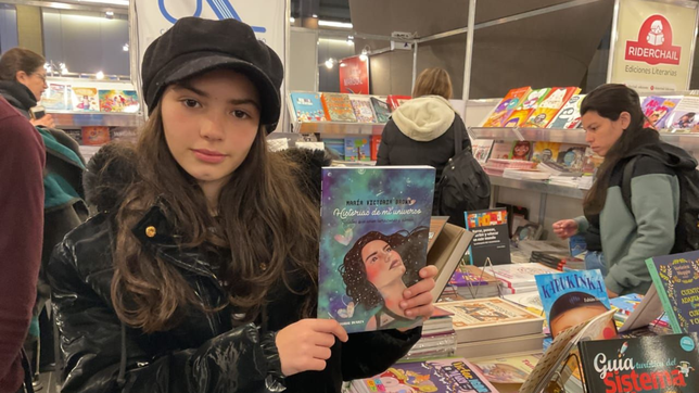 la historia de la escritora platense de 11 anos que se presenta en la feria del libro infantil