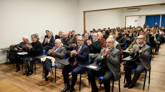 informe de la ucalp: fuerte presencia opositora en la presentacion del informe de pobreza