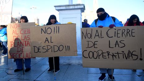 Los cooperativistas vuelven a Plaza Moreno con un fuerte reclamo por sus puestos de trabajo