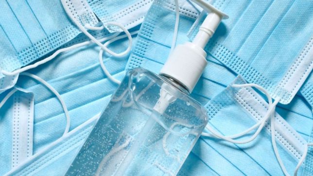 una farmacia regala kits contra el coronavirus para policias y profesionales de la salud