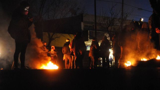 vecinos sin luz, taxistas y johana ramallo: miercoles de marchas y protestas en la plata
