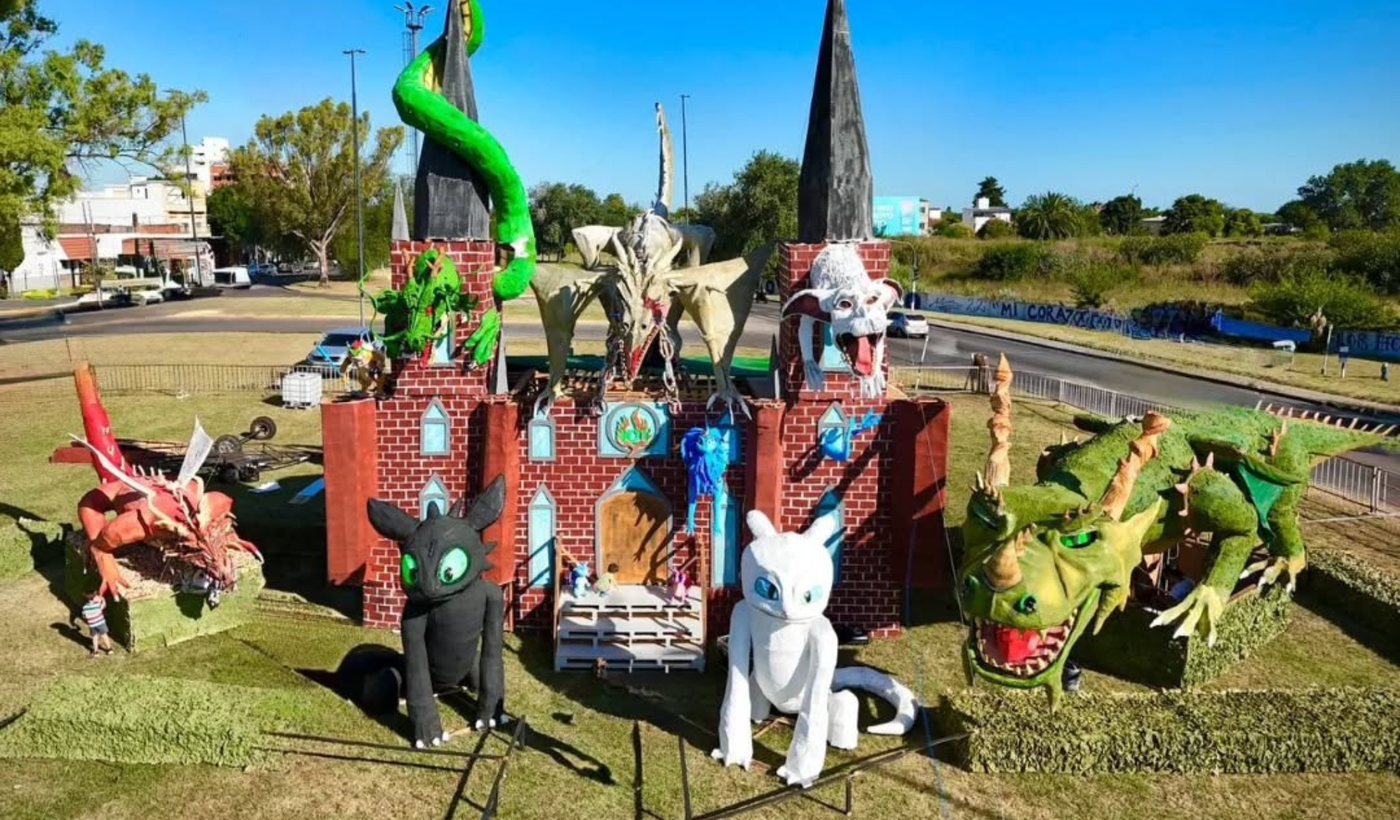 Muñeco de fin de año La Plata ciudad de dragones.png