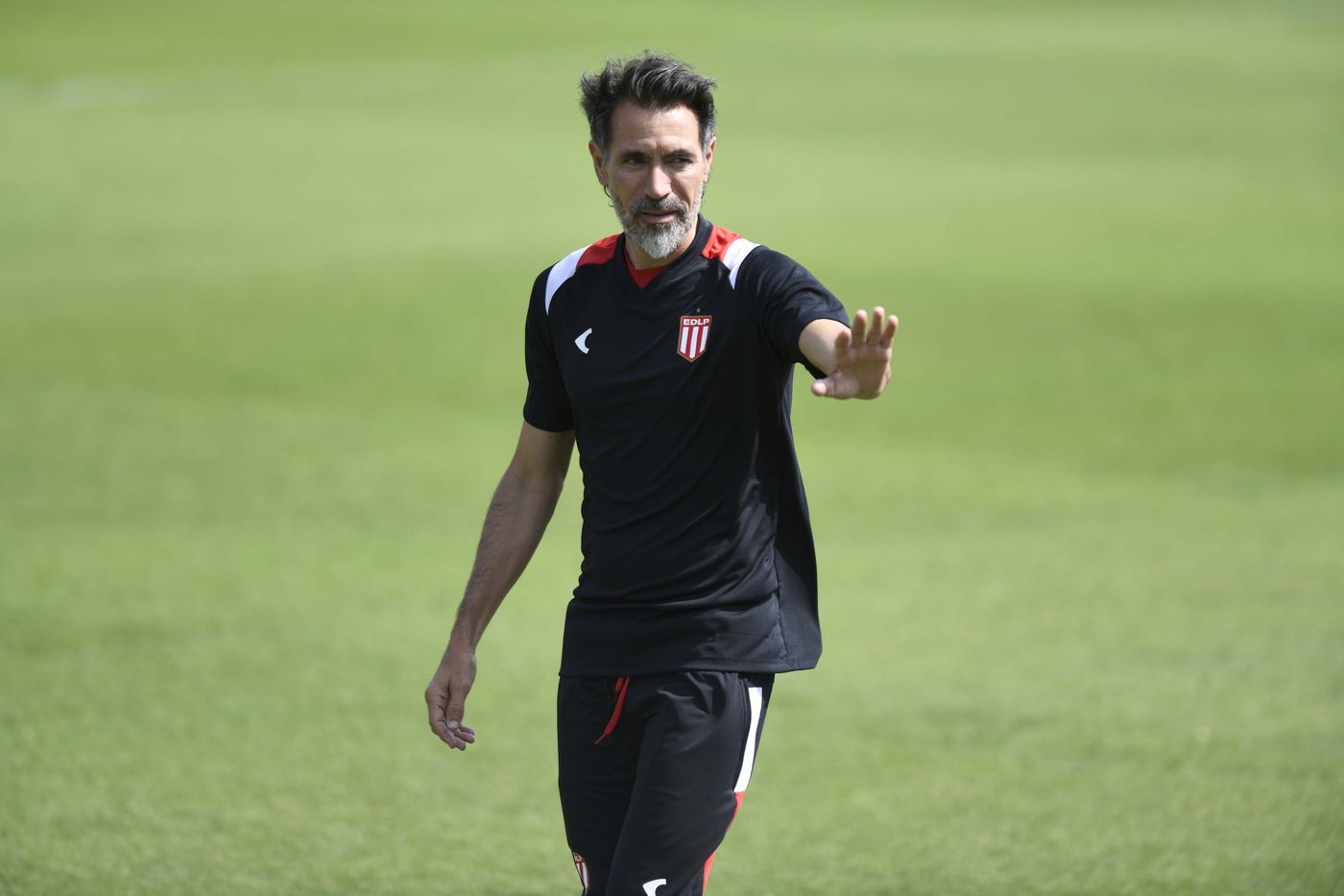 Estudiantes entrenamiento pretemporada Domínguez