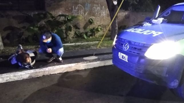 tenia prision domiciliaria pero andaba en una moto sin papeles, con droga y balas