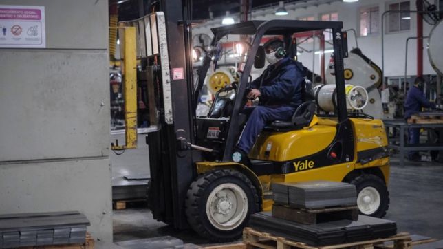 una por una, las industrias que estan abiertas desde este lunes en la plata