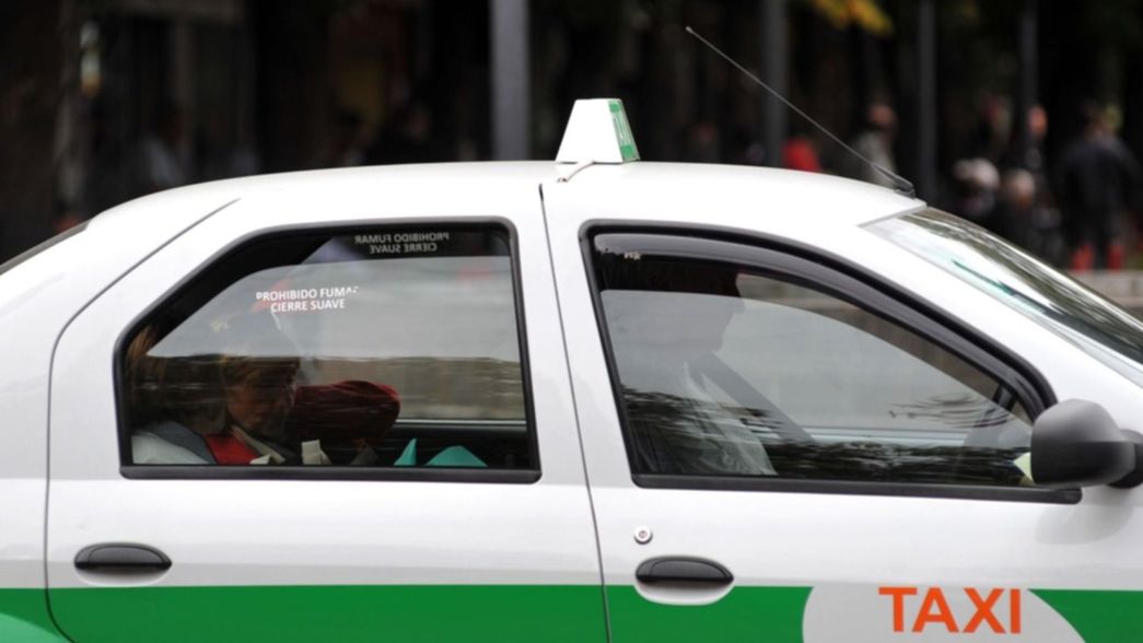 Balearon a un taxista durante un violento robo en La Plata