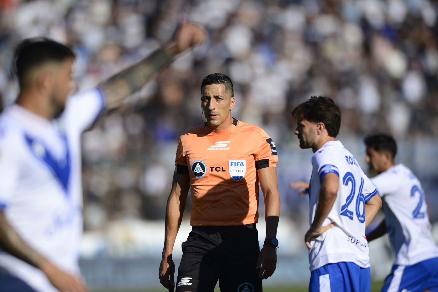 Yael Falc&oacute;n P&eacute;rez durante el &uacute;ltimo Gimnasia vs. V&eacute;lez.
