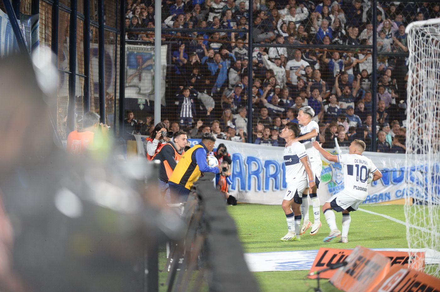 Gimnasia Huracan Dominguez gol.JPG