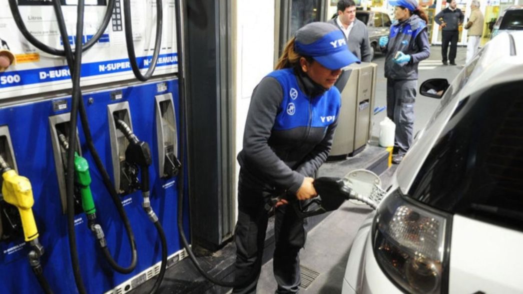 ¿Cómo tramitar el descuento en combustibles de YPF para los docentes?