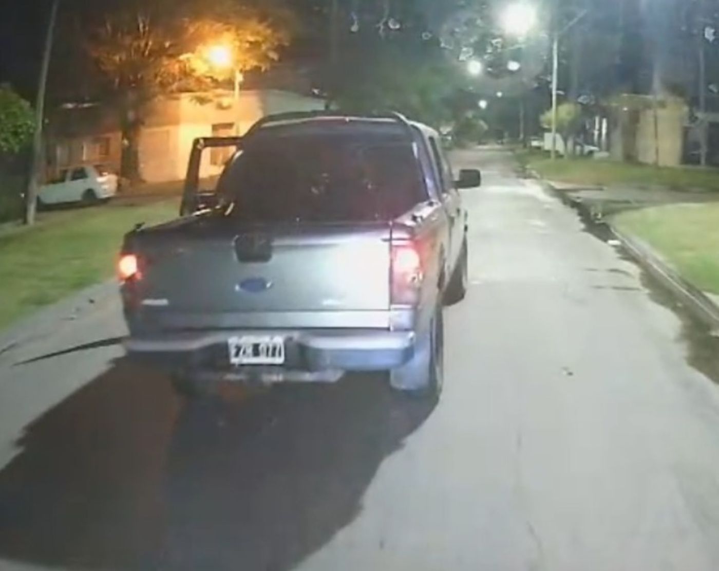 La camioneta que manejaba el hombre que atacó al colectivero de La Plata.