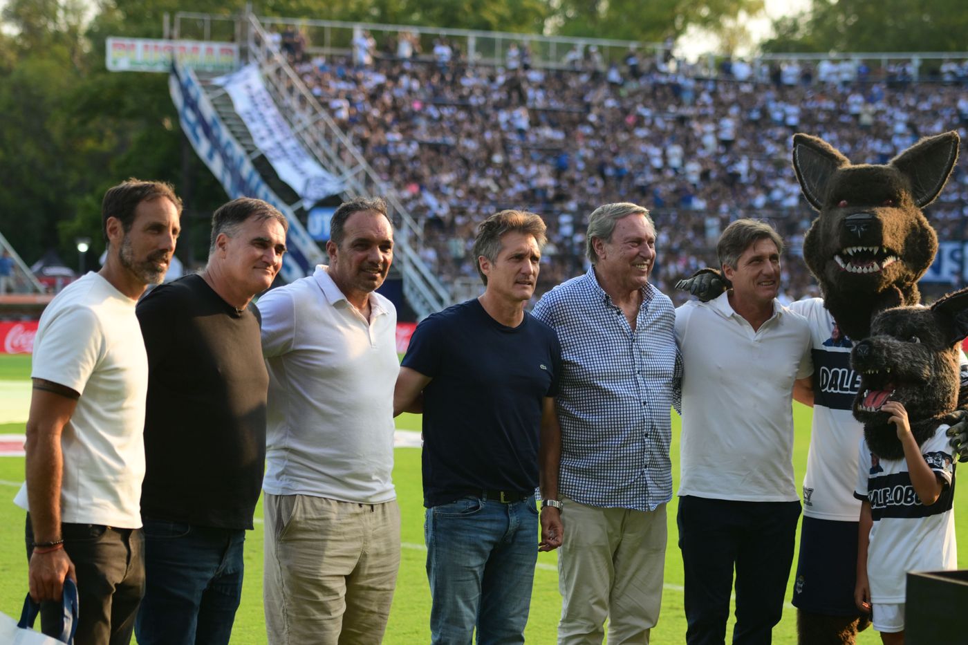 Gimnasia Aldosivi reconocimiento Copa Centenario Guillermo Gustavo Barros Schelotto