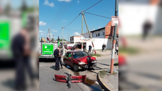 accidente fatal en la plata: choco contra una columna y murio