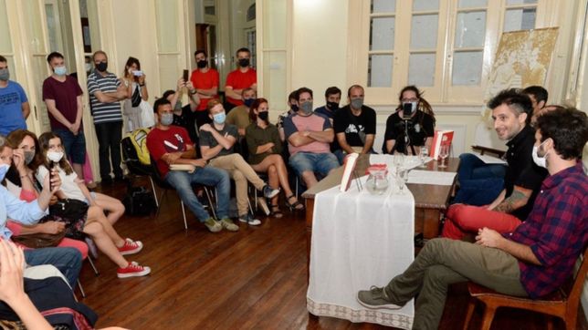 todos los rojos: las historias detras de los equipos que eligieron ese color de camiseta