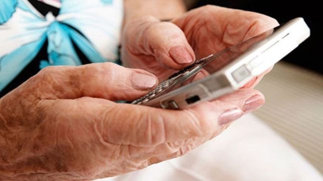 cuento del tio: simulo ser su nieto y le robo 150.000 pesos a una abuela de 76 anos