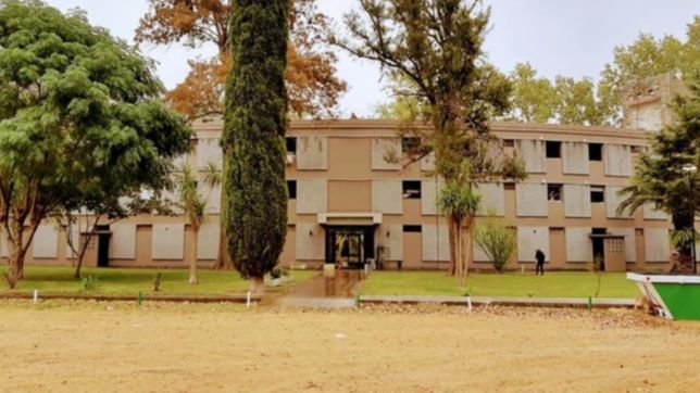 mario secco decreto la emergencia sanitaria en ensenada y creo un hospital mas rapido que los chinos