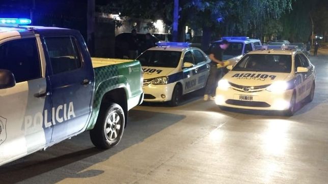 asaltaron a un vecino en la puerta de la casa, lo tiraron al piso y amenazaron con matarlo
