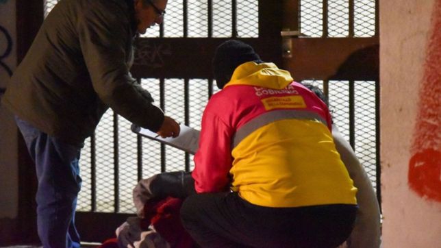 refuerzan el operativo para atender a la gente que vive en la calle en medio la ola polar