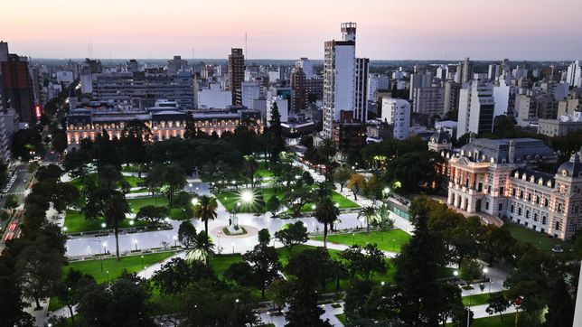 tras 9 meses de obras y una renovacion historica, la plaza san martin reabre para todos los platenses