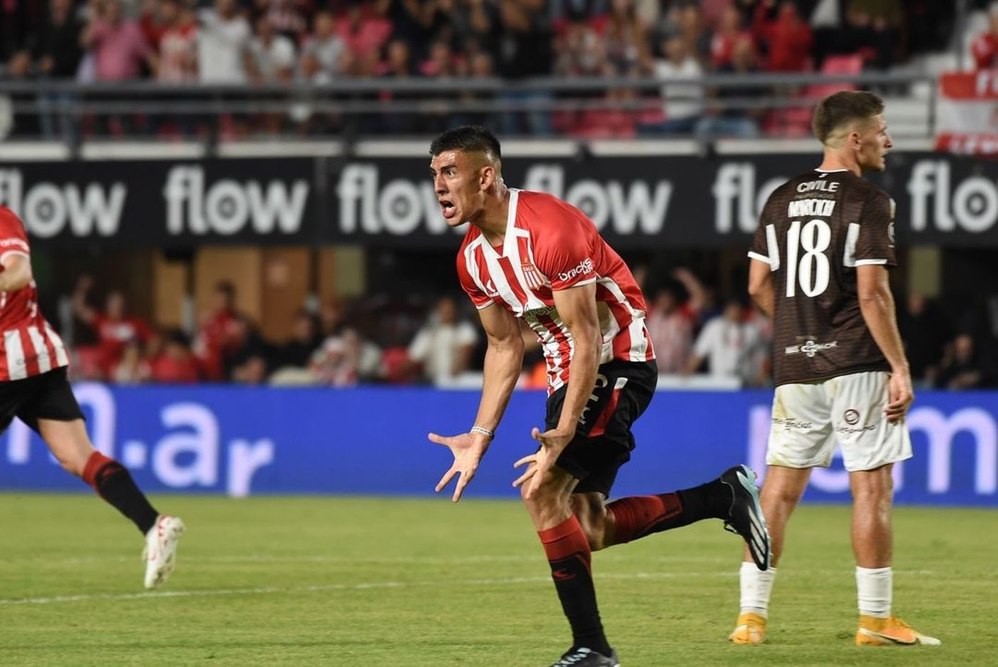 Ahora si me despido de este club que para mí a sido mi hogar un lugar diferente al resto , fue un orgullo poder vestir esta camiseta con tanta historia y ser campeón que no es fácil pero siempre dejamos en lo m.jpg