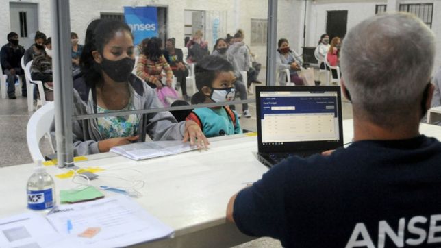 arranca el pago del bono extraordinario de anses de $15.000: ¿quienes lo cobran?