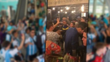 Piñas, gritos y descontrol: argentinos y mexicanos desataron una batalla campal en Qatar