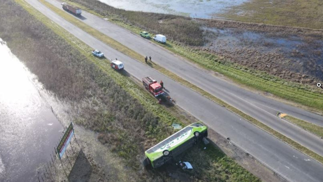 aseguran que el micro que volco camino a la plata debia ser reemplazado