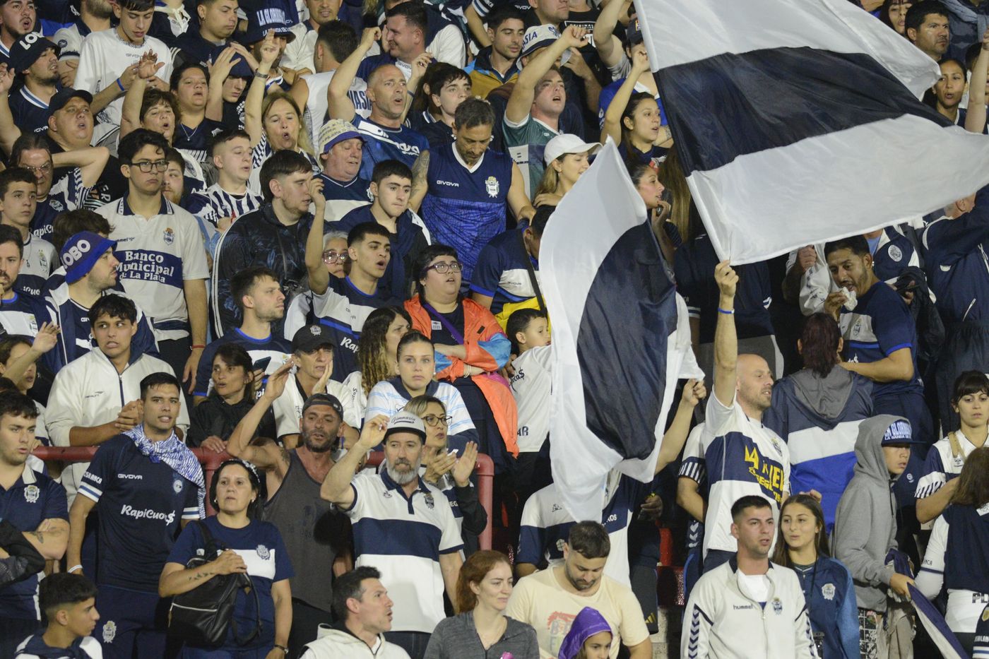 Gimnasia Boca hinchas (2).jpeg