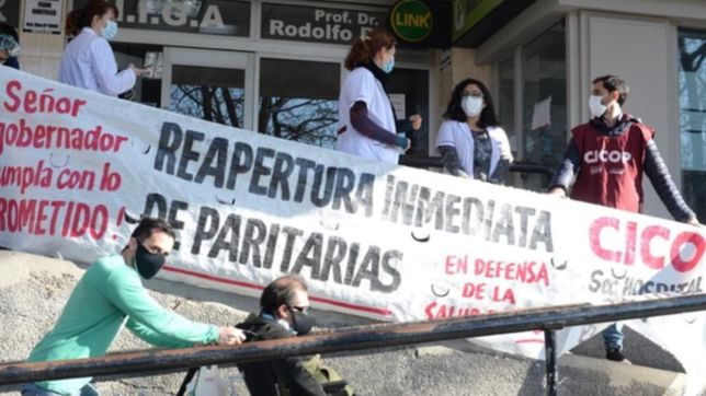provincia oficializo el aumento salarial a los medicos