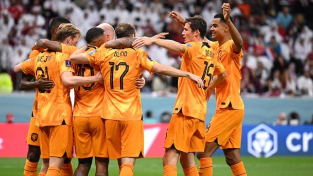 ¿por que holanda insiste con que el mundo la llame paises bajos?