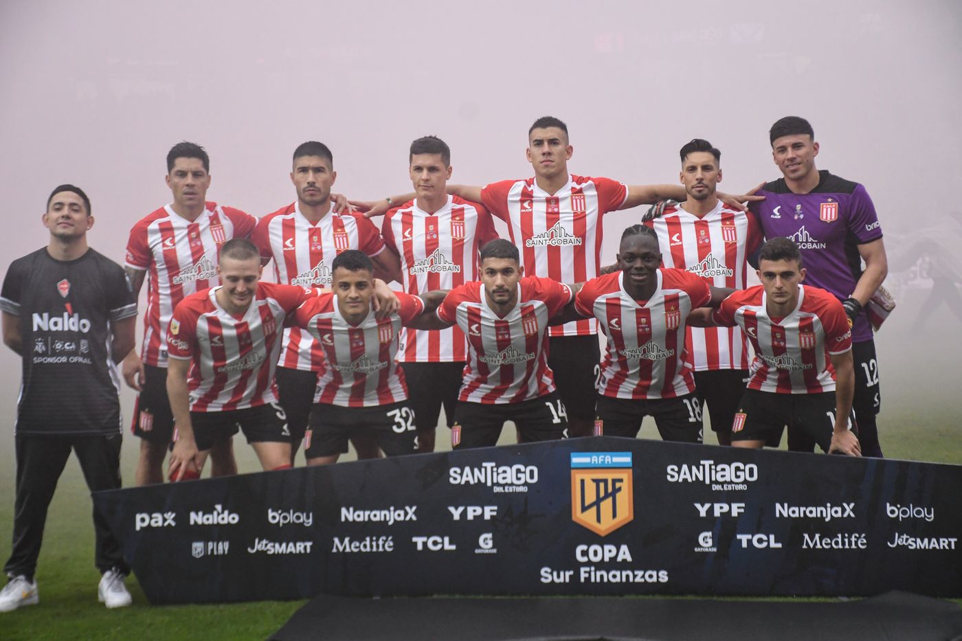 Estudiantes Vélez formación EDLP.JPG