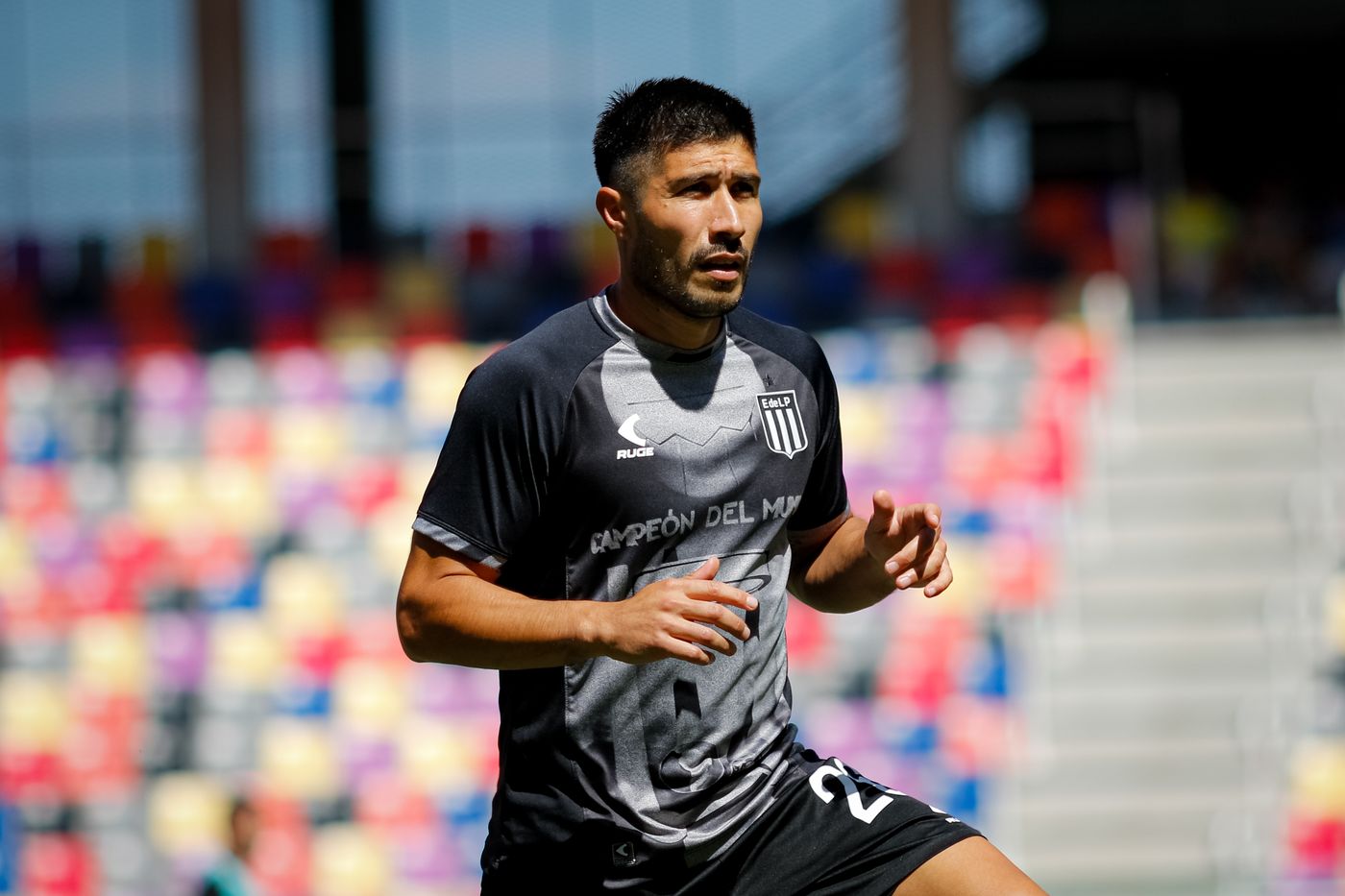 Luciano Lollo llegó a las cinco amarillas en Estudiantes Luciano Lollo llegó a las cinco amarillas en Estudiantes