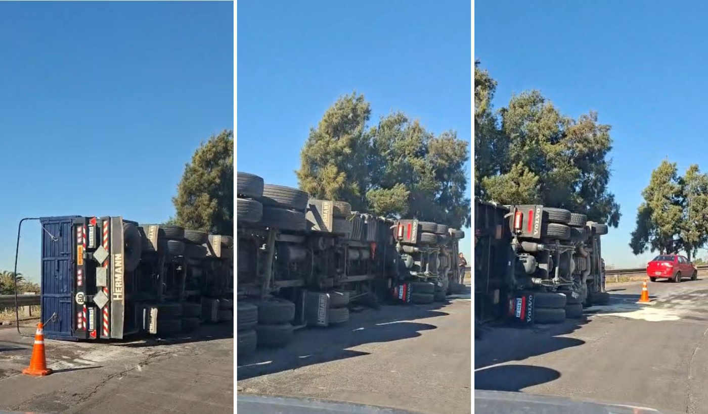 vuelco camión autopista la plata buenos aires .png