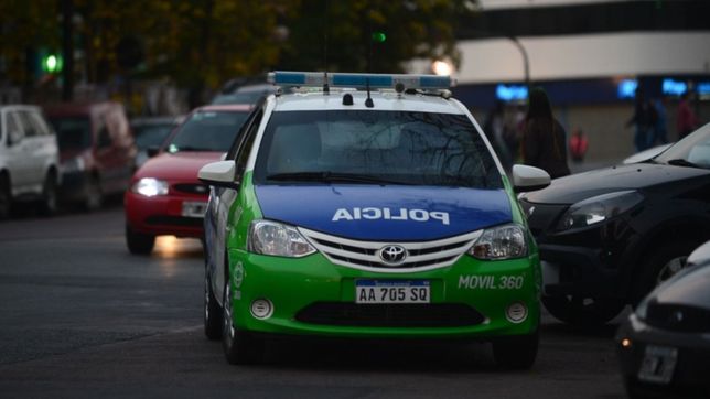 robaron en una casa de tolosa, cargaron el botin en un trailer y los agarraron in fraganti