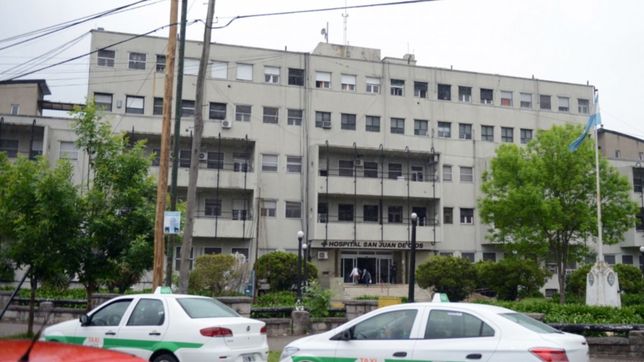abren las puertas del renovado vacunatorio del hospital san juan de dios