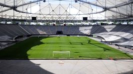 a la espera de los piojos y estudiantes, el estadio unico proyecta un campo de juego fijo y un techo renovado a la espera de los piojos y estudiantes, el estadio unico proyecta un campo de juego fijo y un techo renovado