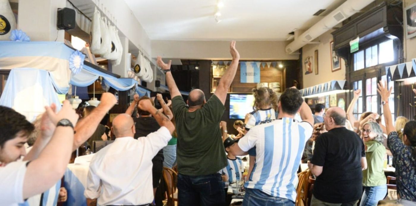 Argentina Australia en bares de La Plata
