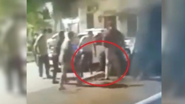 video: un grupo de vecinos ataco brutalmente a un ladron tras un intento de robo