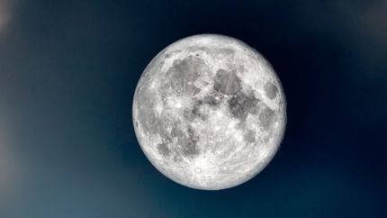 Científicos chinos descubrieron reservas de agua en la luna