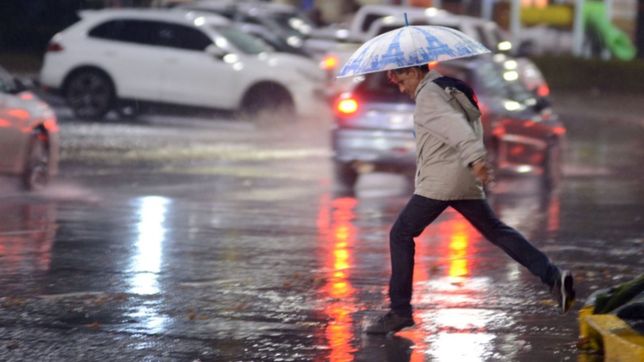 mas lluvia y viento: se mantiene el alerta meteorologico en la ciudad