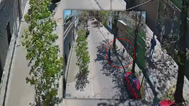 motochorros intentaron robarle a una mujer en la plata y escapo corriendo motochorros intentaron robarle a una mujer en la plata y escapo corriendo