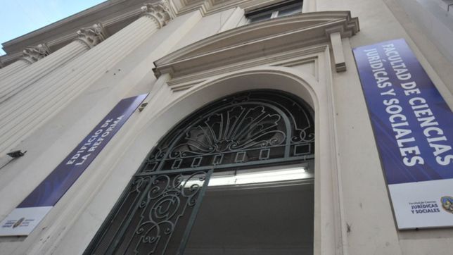 la facultad de derecho continua con los examenes virtuales en medio de la cuarentena